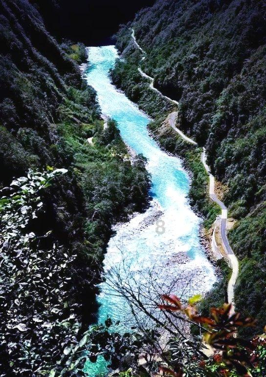 粤高速日均车流量    预计达686.45万车次